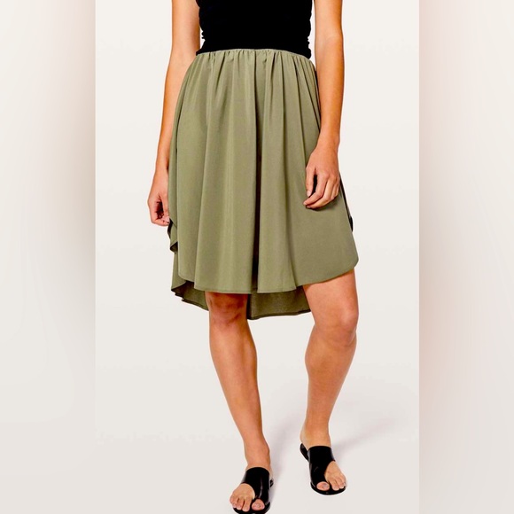 lululemon athletica Dresses & Skirts - Lululemon “the everyday skirt” size 4